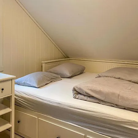 2 Bedroom Gorgeous In Eresfjord Hébergement de vacances *