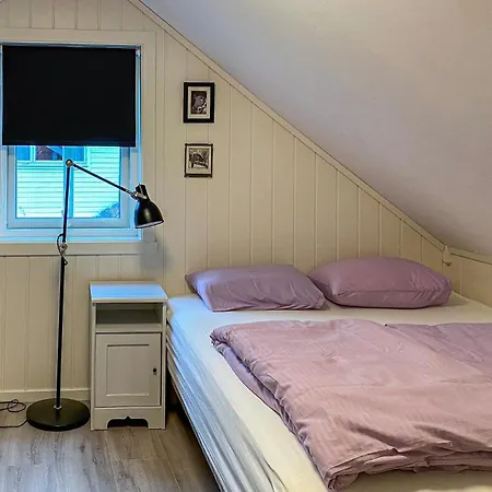 2 Bedroom Gorgeous In Eresfjord Hébergement de vacances Nauste
